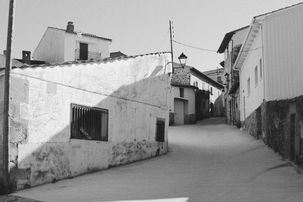 La Grulla Dorada Perales del Puerto Exterior foto